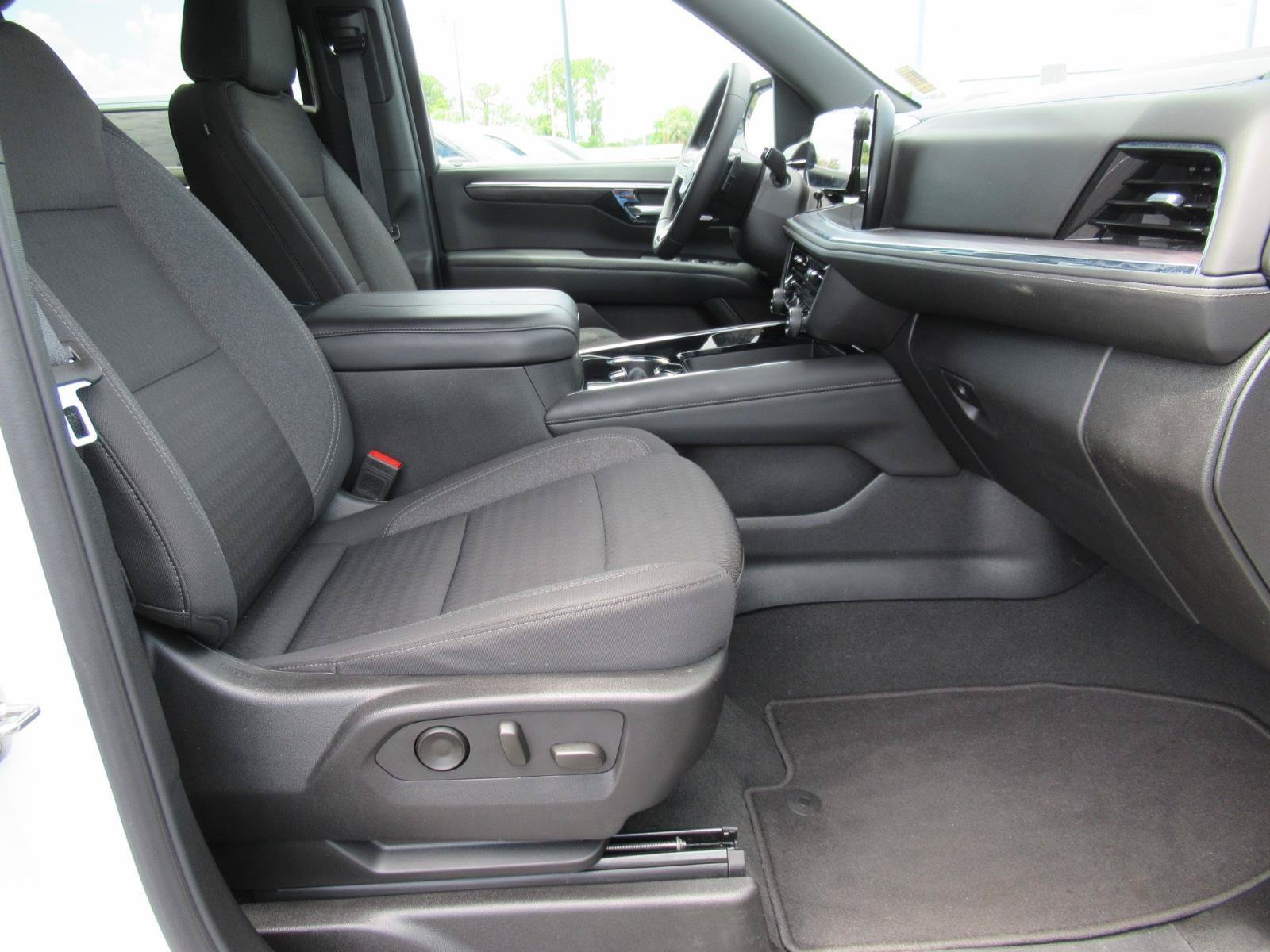 Certified 2025 Chevrolet Tahoe LS AWD/4WD image 10