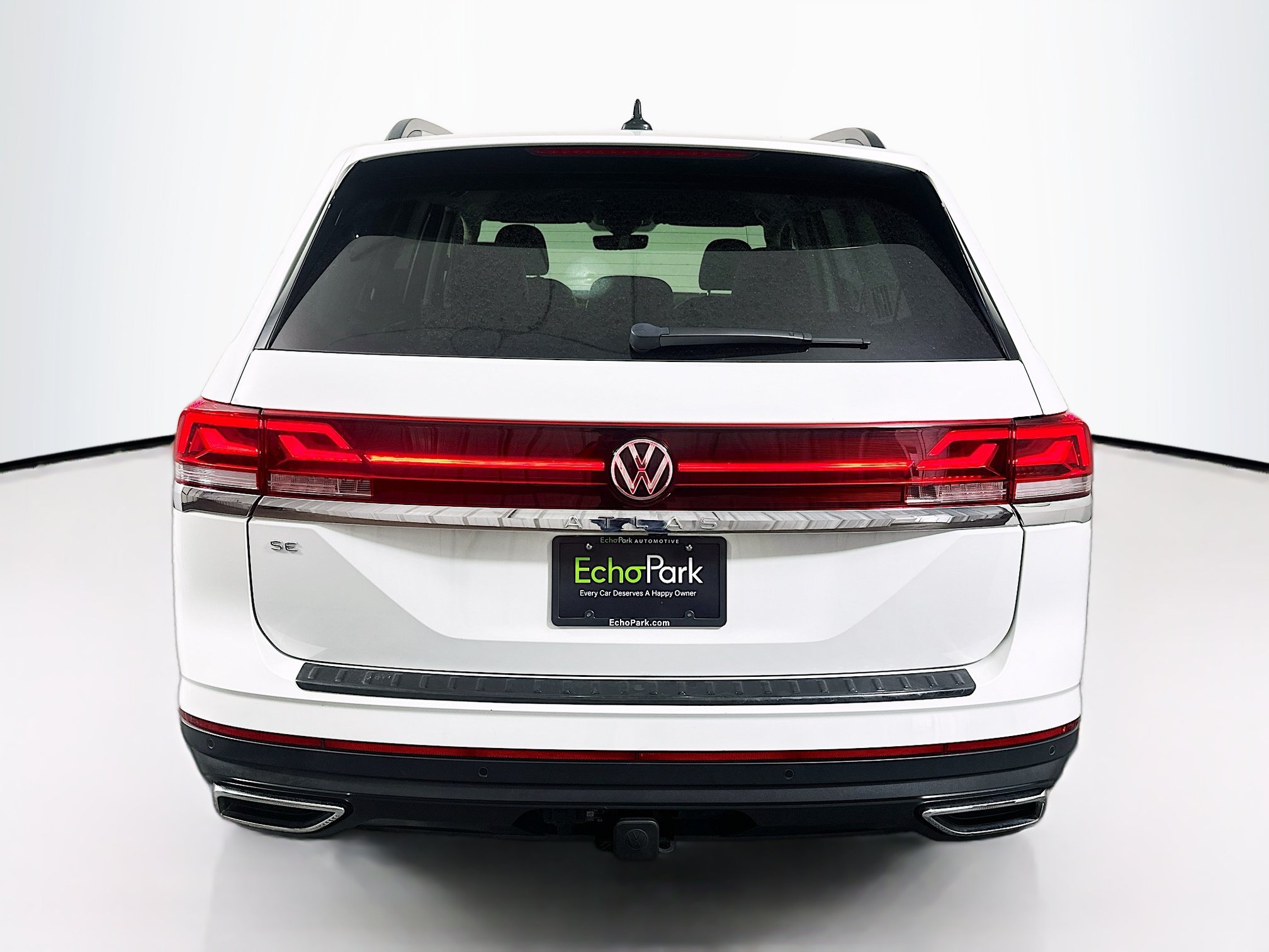Used 2024 Volkswagen Atlas SE w/ Black Wheel Package FWD image 7