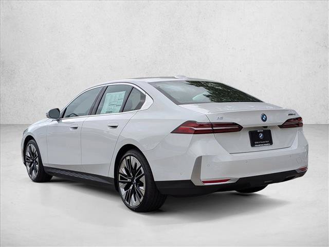 Used 2026 BMW i5 eDrive40 w/ Premium Package RWD image 8