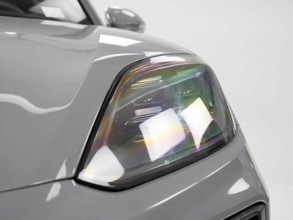 Certified 2025 Porsche Cayenne Coupe image 6