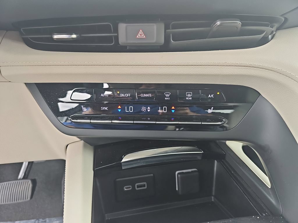 Certified 2023 Buick Envision Preferred AWD/4WD image 26