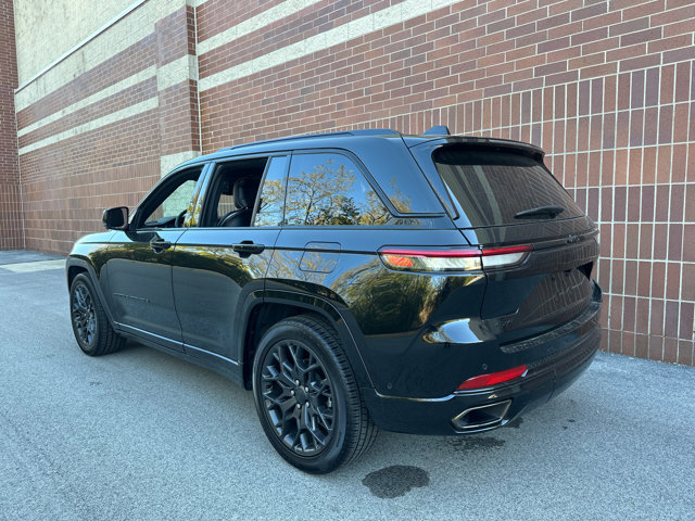 Used 2025 Jeep Grand Cherokee Summit w/ Obsidian Package image 6