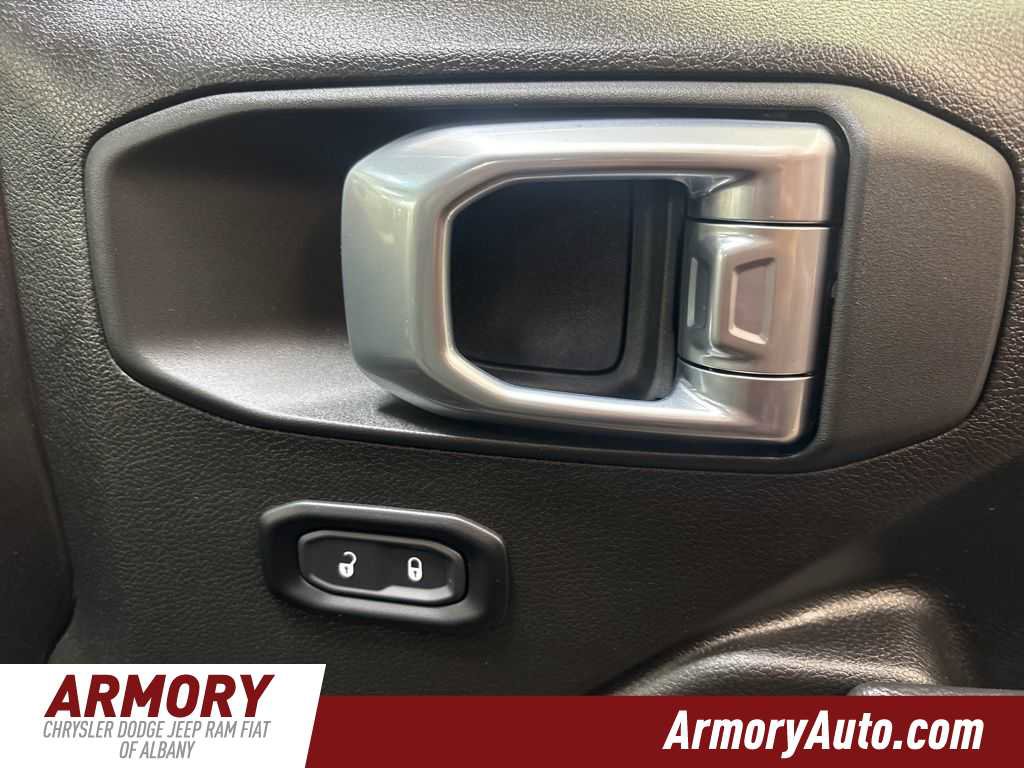 Used 2024 Jeep Wrangler Willys image 31