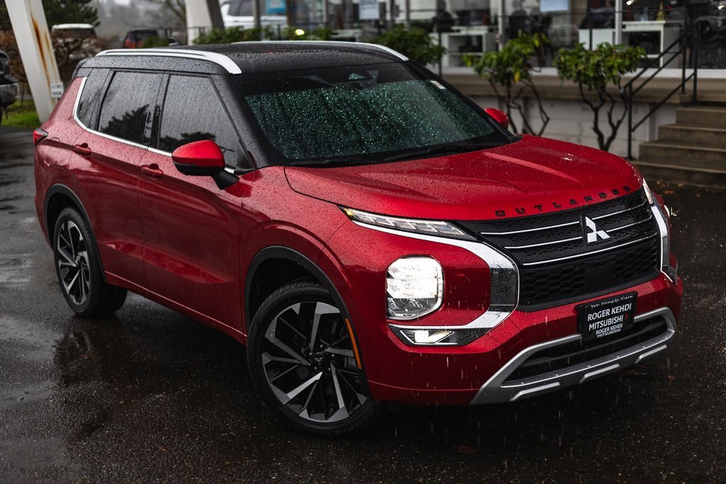 Used 2024 Mitsubishi Outlander SEL video 2