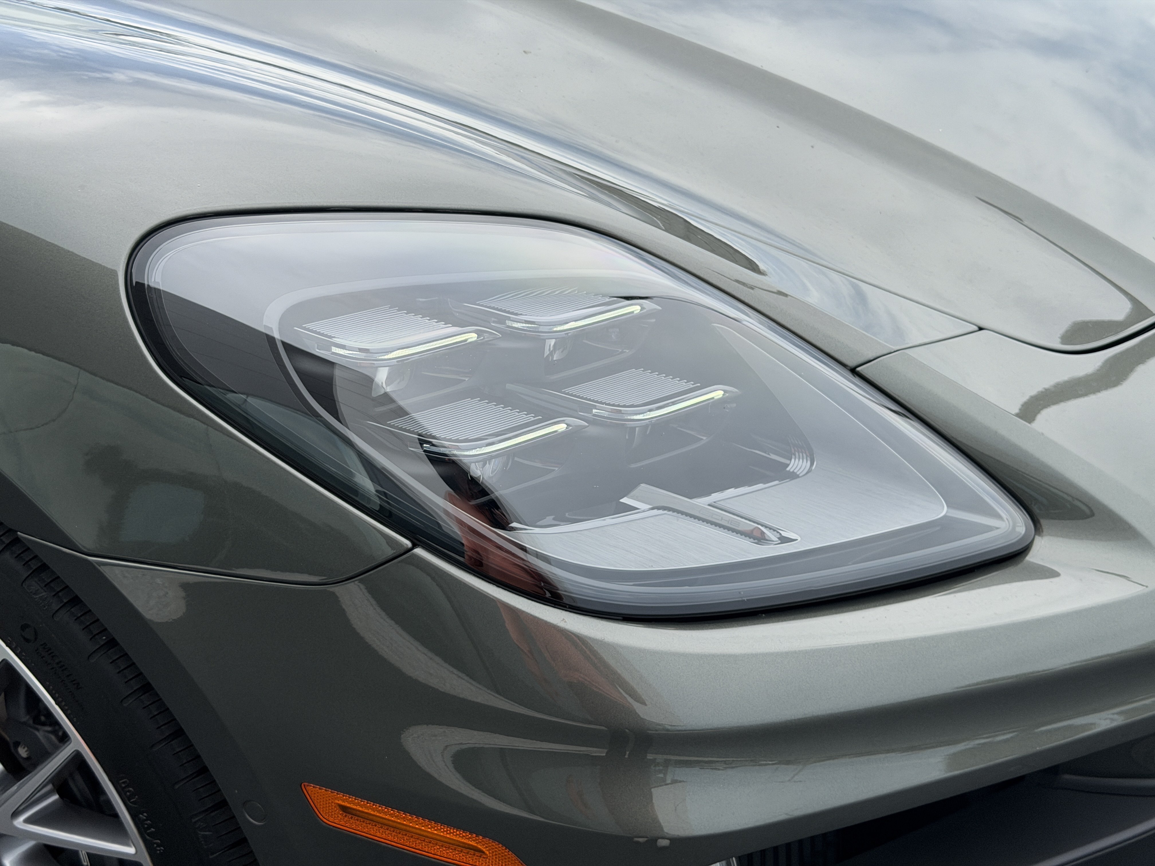 Certified 2025 Porsche Panamera 4 E-Hybrid AWD/4WD image 13