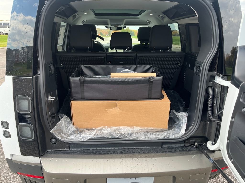 New 2026 Land Rover Defender 110 S image 8