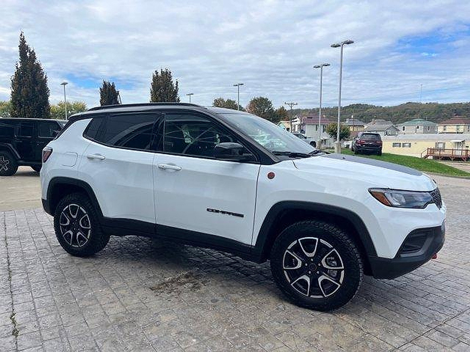 New 2026 Jeep Compass Trailhawk image 4