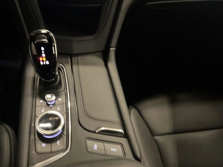 Used 2024 Cadillac XT6 Premium Luxury w/ LPO, Floor Liner Package image 20