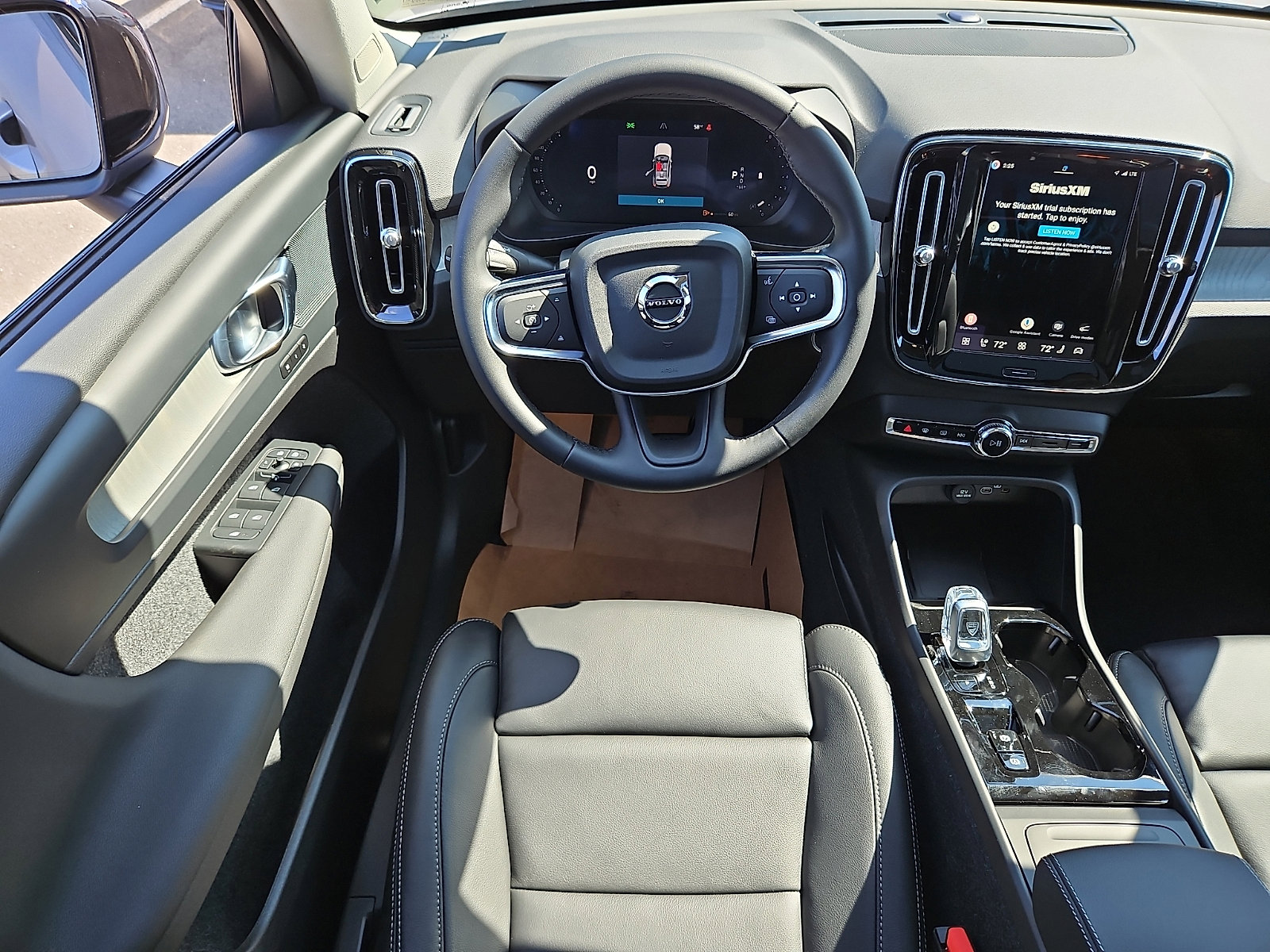New 2026 Volvo XC40 B5 Plus w/ Climate Package AWD/4WD image 9