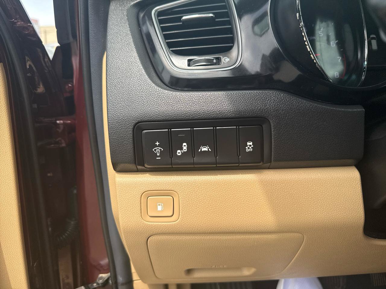 Used 2017 Kia Sedona EX FWD image 28