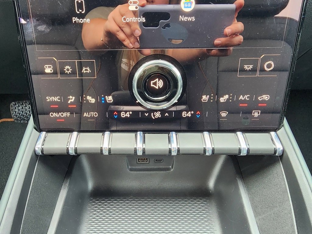 New 2026 GMC Terrain AT4 w/ Convenience Package III image 30