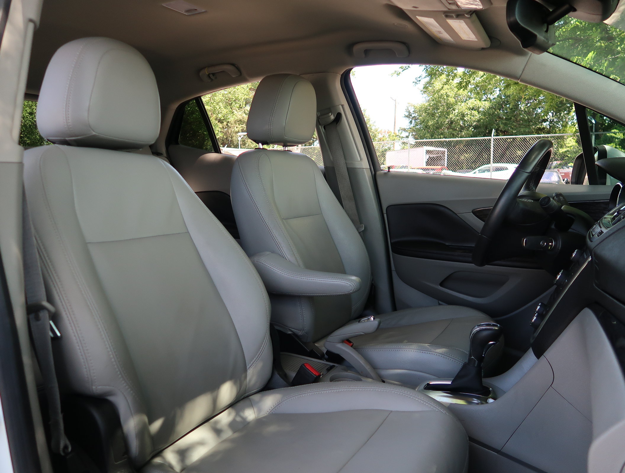 Used 2015 Buick Encore Convenience FWD image 13