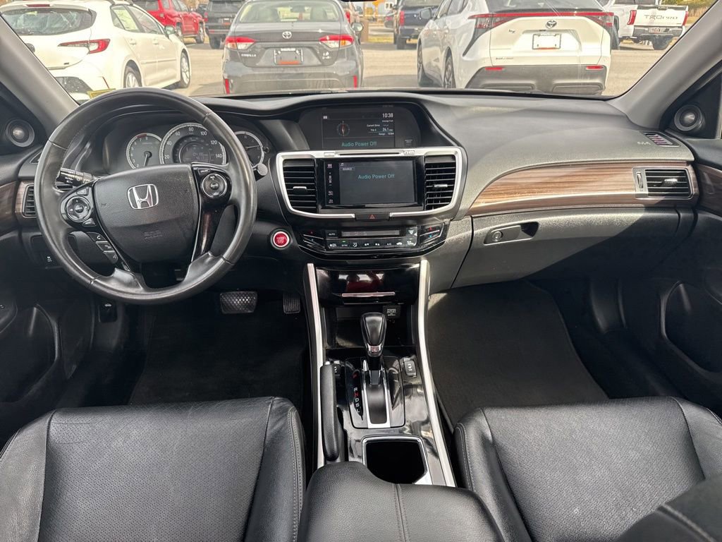 Used 2017 Honda Accord EX-L image 11