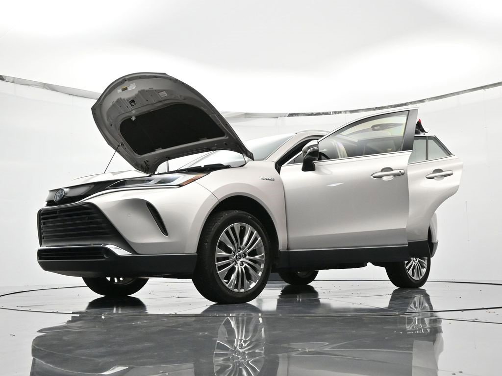 Used 2021 Toyota Venza Limited image 47