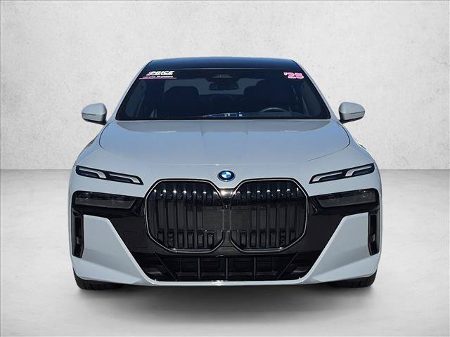 Used 2025 BMW i7 eDrive50 w/ M Sport Package RWD image 2
