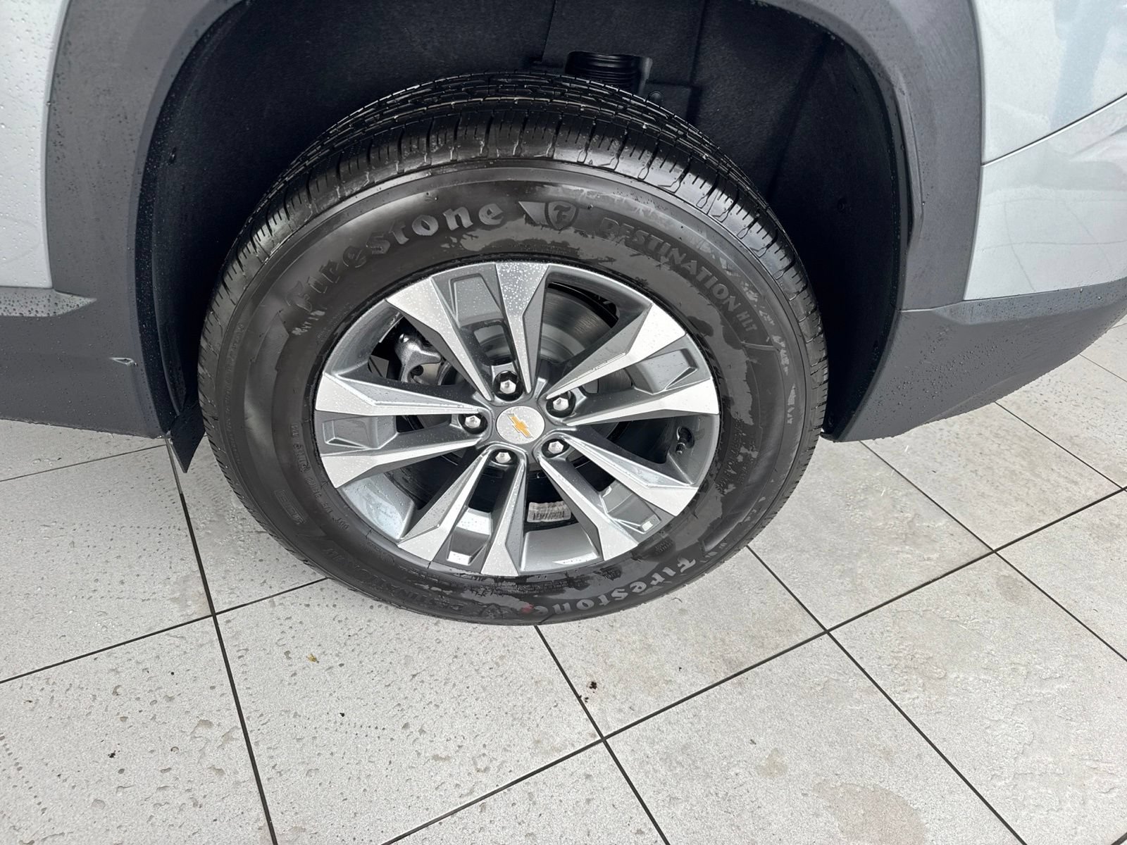 New 2027 Chevrolet Equinox LT FWD image 8