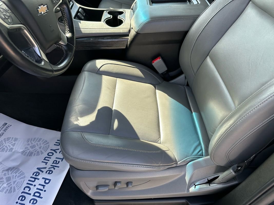 Used 2019 Chevrolet Suburban LT image 36