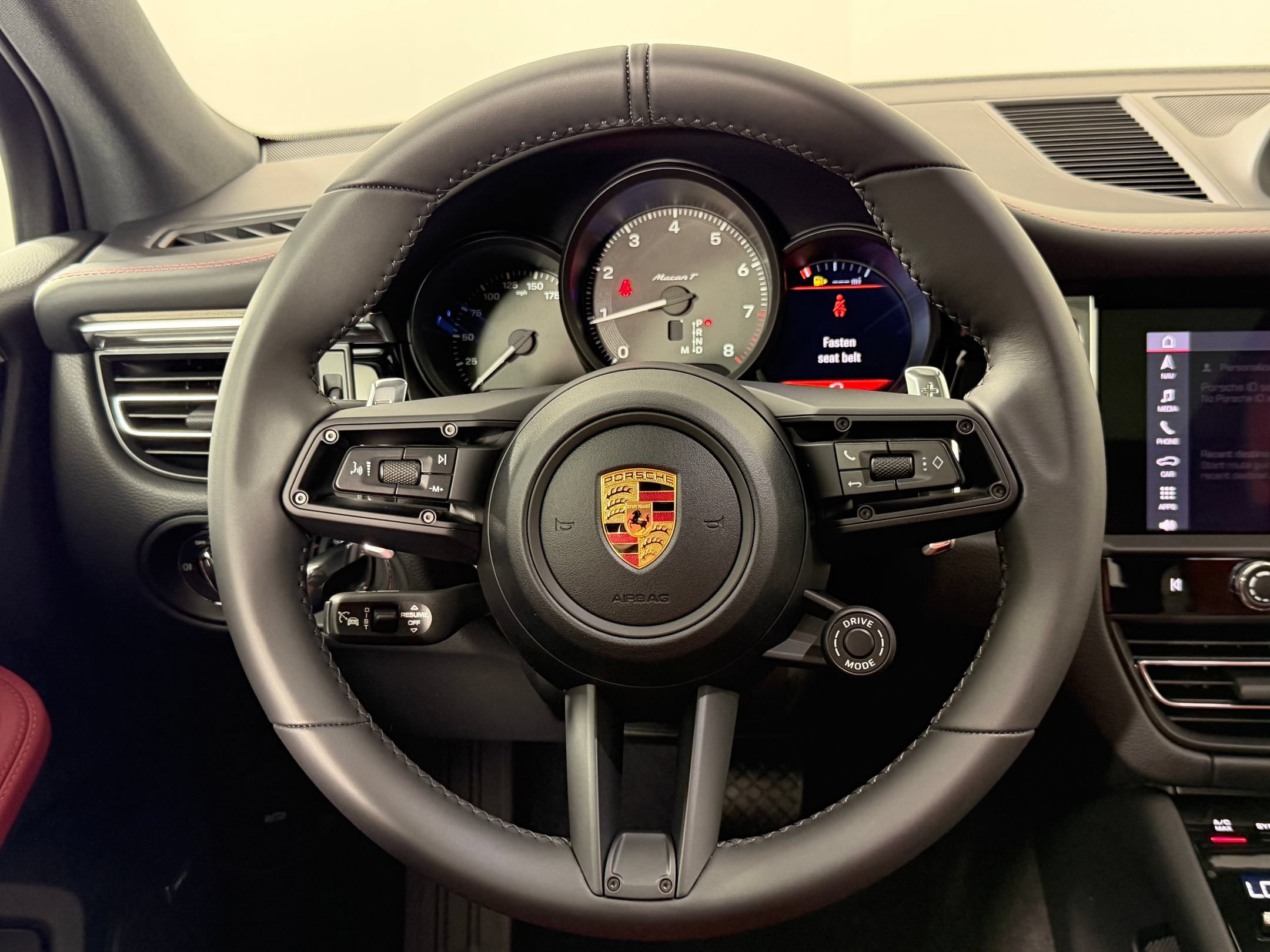 New 2026 Porsche Macan AWD/4WD image 11