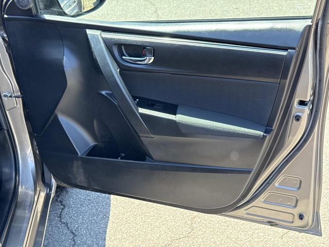 Used 2018 Toyota Corolla LE w/ LE Premium Package w/Moonroof FWD image 8