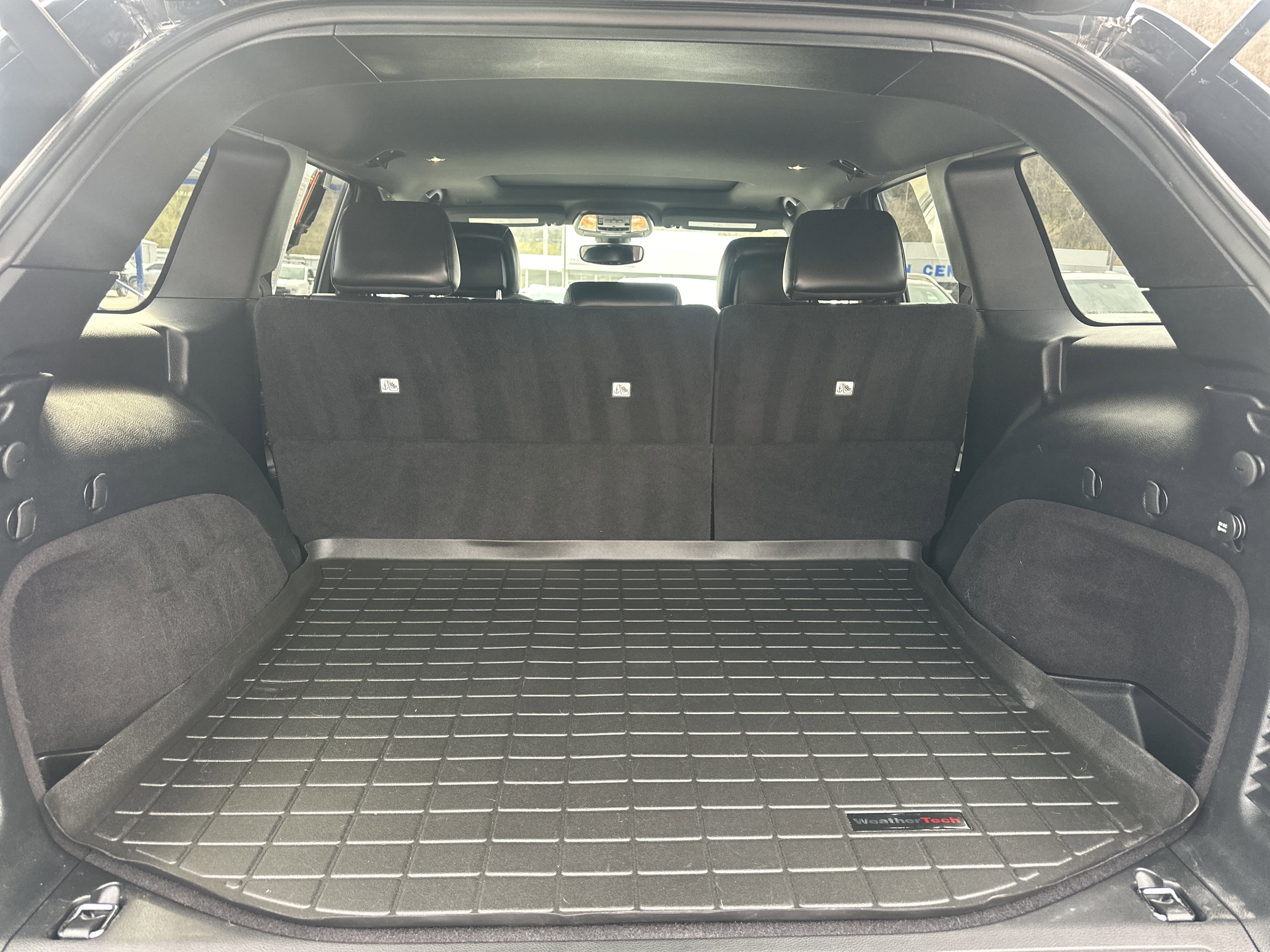 Used 2017 Jeep Grand Cherokee Altitude image 4