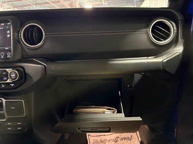 Used 2018 Jeep Wrangler Unlimited Sahara w/ Uconnect 4C Nav & Sound Group image 23