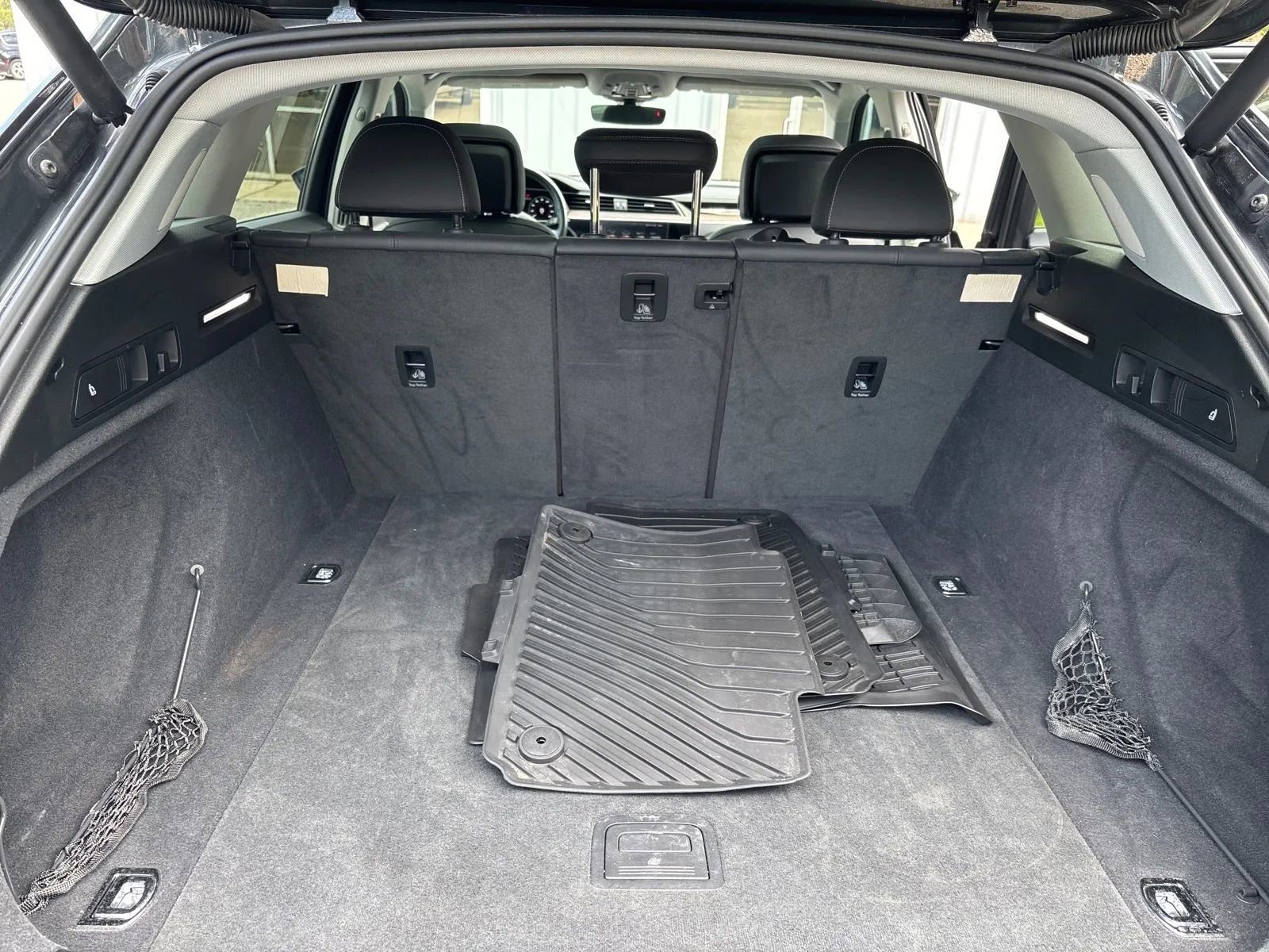 Used 2019 Audi e-tron Premium Plus image 14