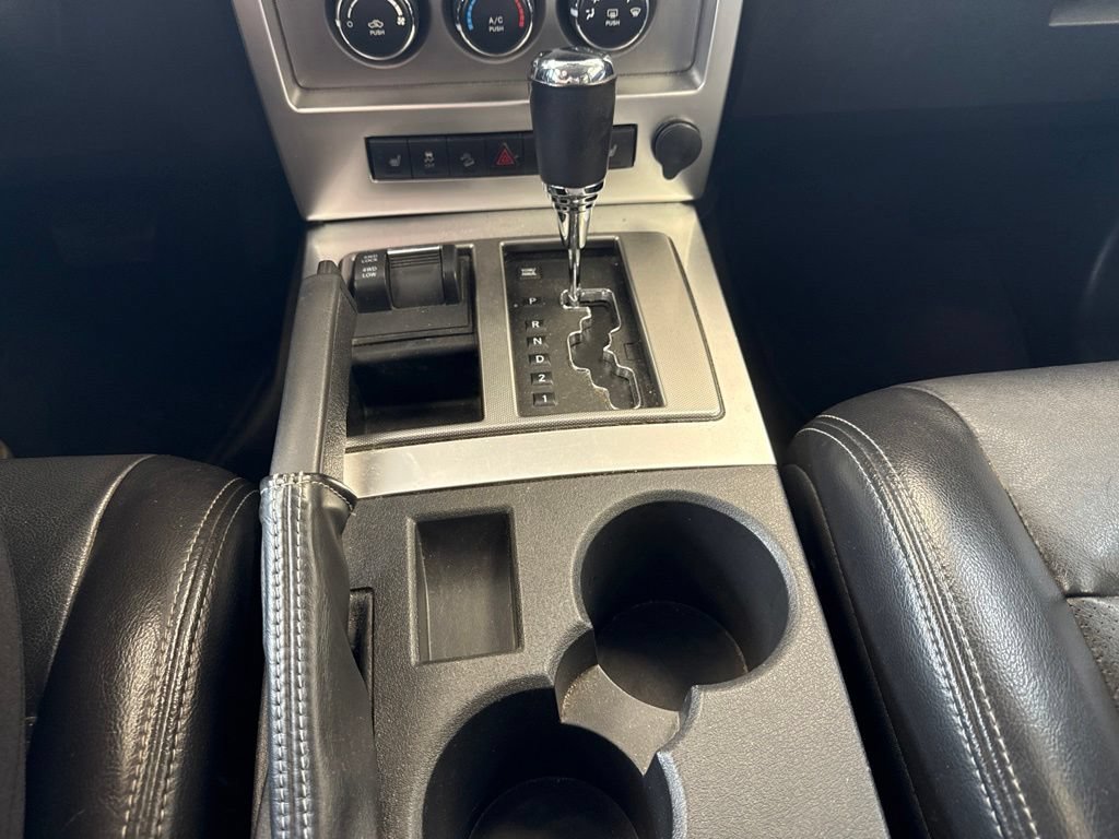 Used 2010 Jeep Liberty Limited AWD/4WD image 23