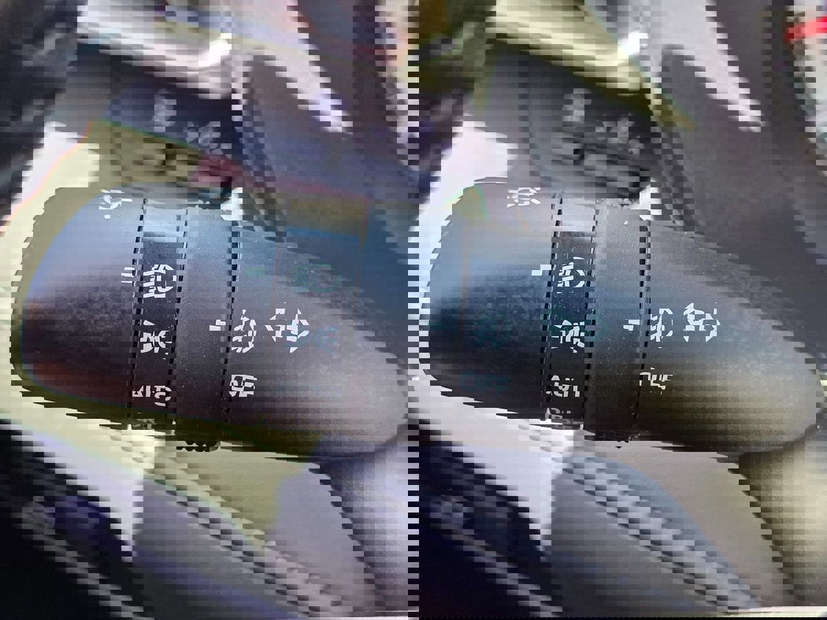 Used 2021 Toyota Highlander LE image 50