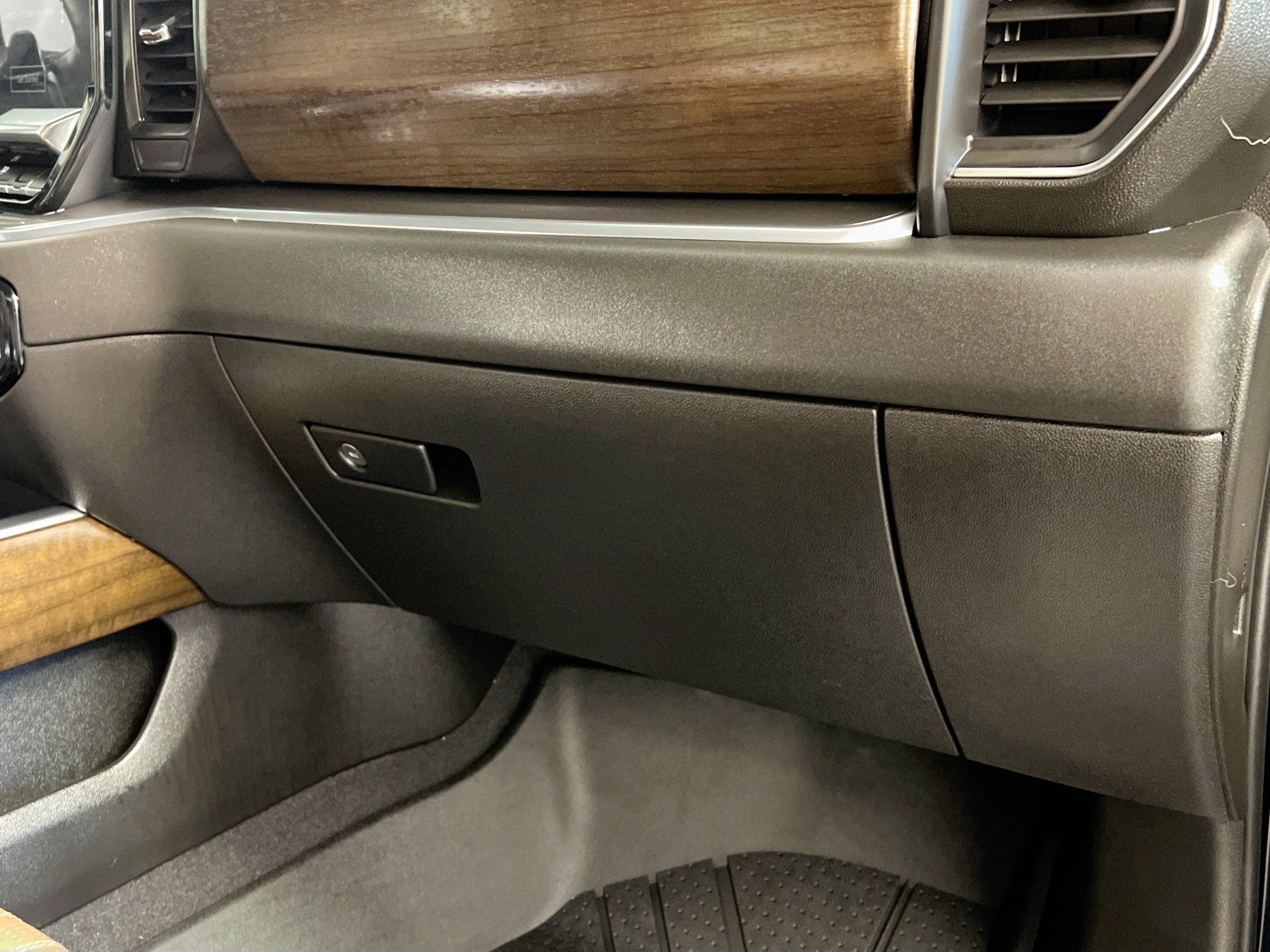 Used 2026 Chevrolet Silverado 1500 High Country image 35