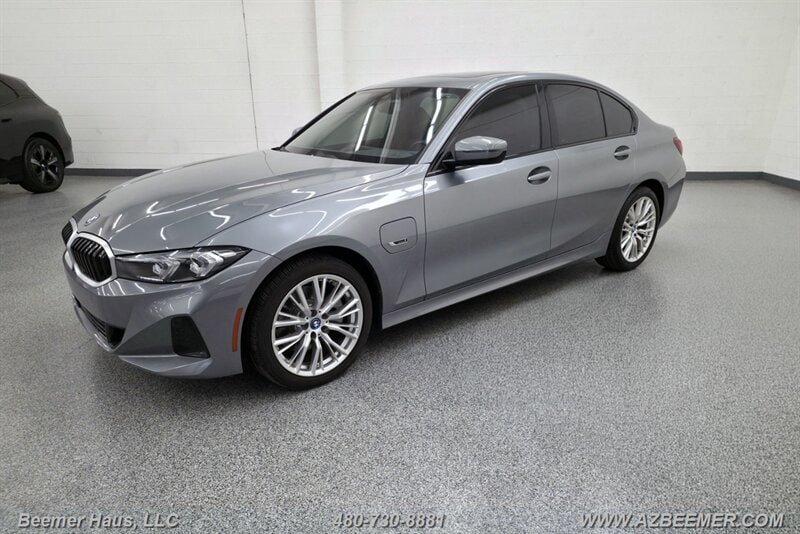 Used 2023 BMW 330e w/ Driving Assistance Package RWD image 4