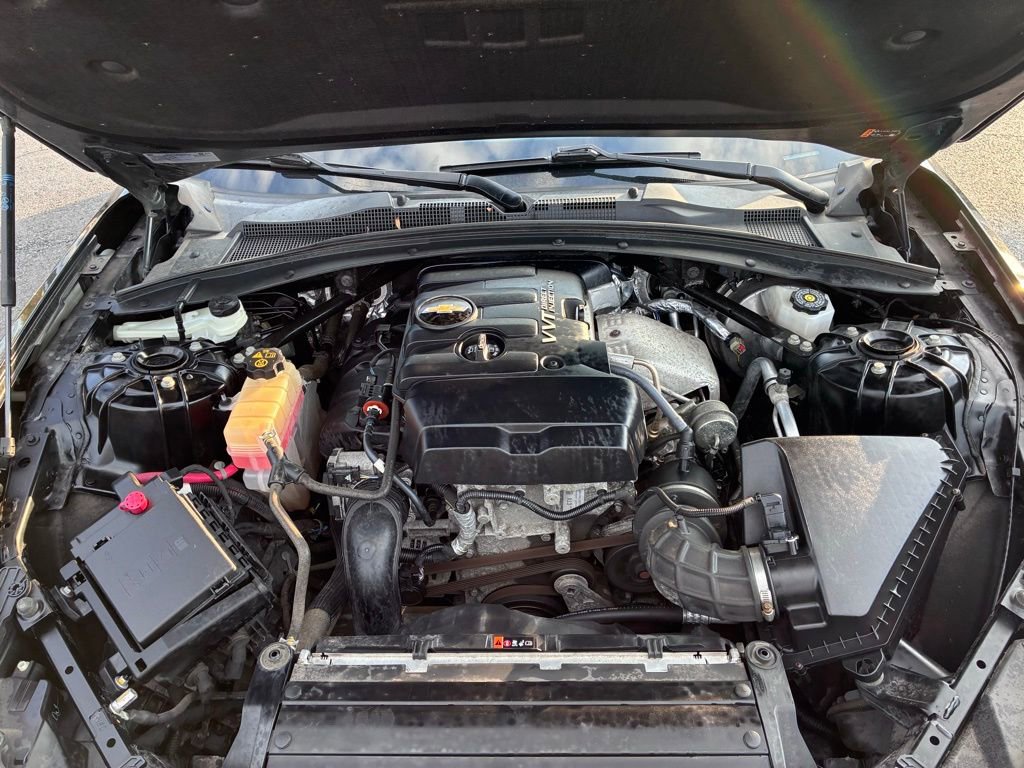 Used 2021 Chevrolet Camaro LT w/ RS Package RWD image 9