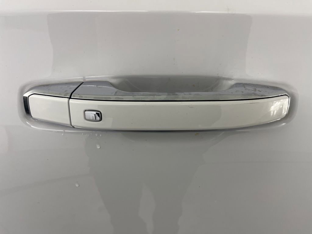 Used 2023 Chevrolet Suburban Premier image 49