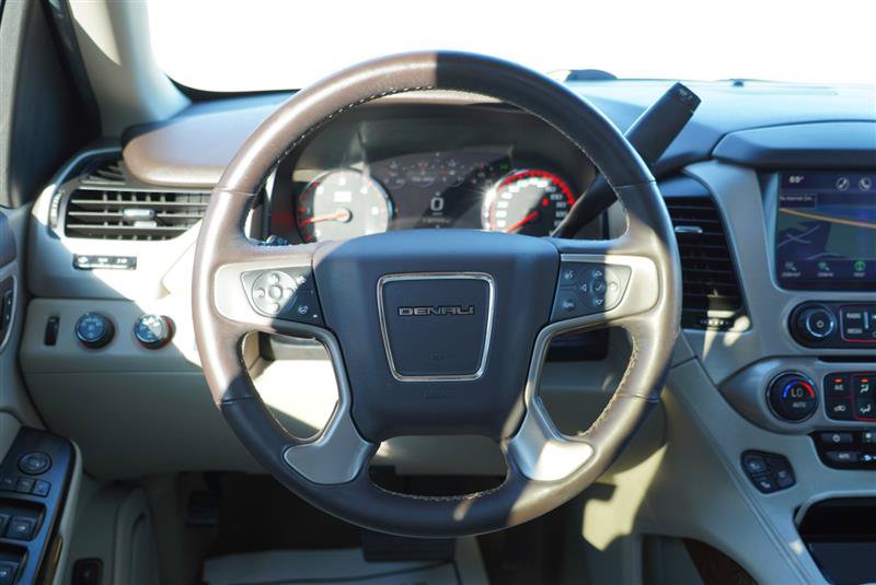 Used 2015 GMC Yukon Denali w/ Premium Package AWD/4WD image 61