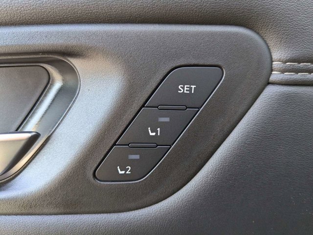 New 2025 Nissan Pathfinder Platinum w/ Cargo Package image 25