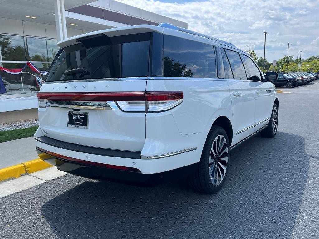 Certified 2023 Lincoln Navigator L Reserve AWD/4WD image 9