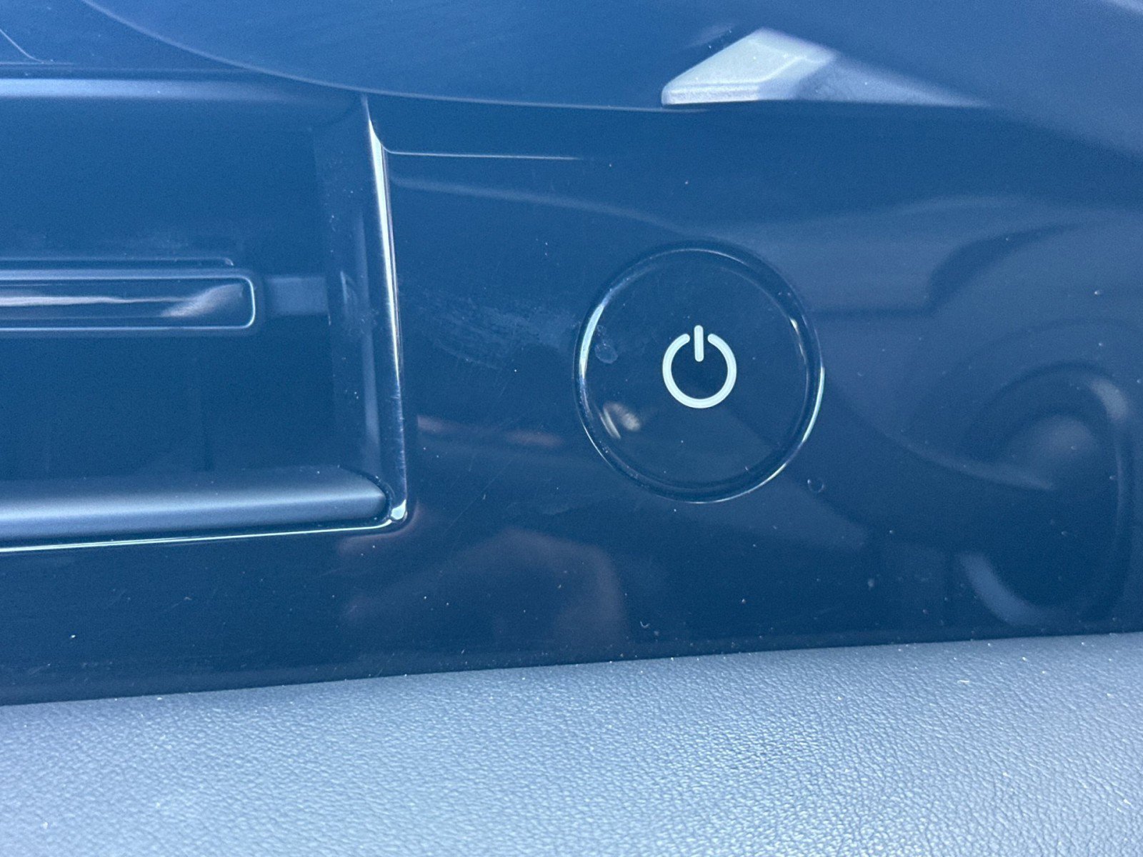 Certified 2021 Porsche Taycan image 22