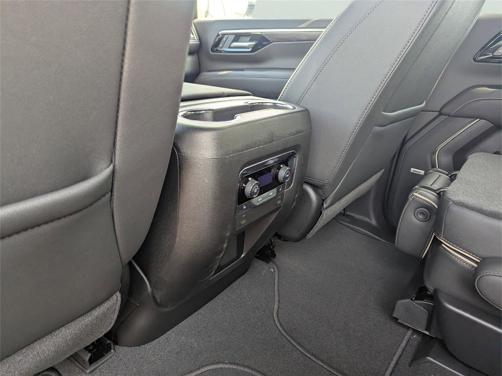 New 2025 Chevrolet Suburban Premier image 18