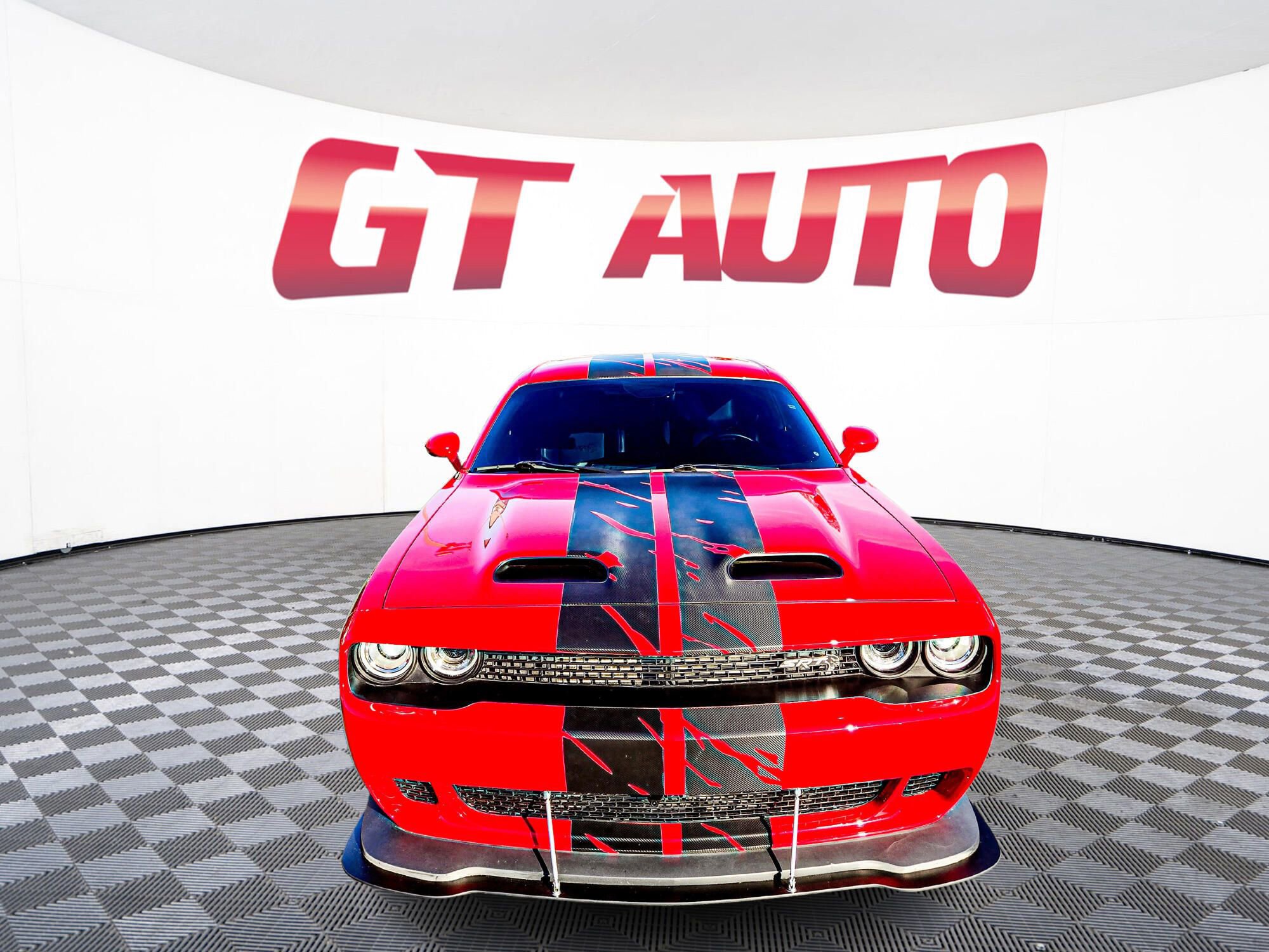 Used 2019 Dodge Challenger SRT Hellcat Redeye image 2