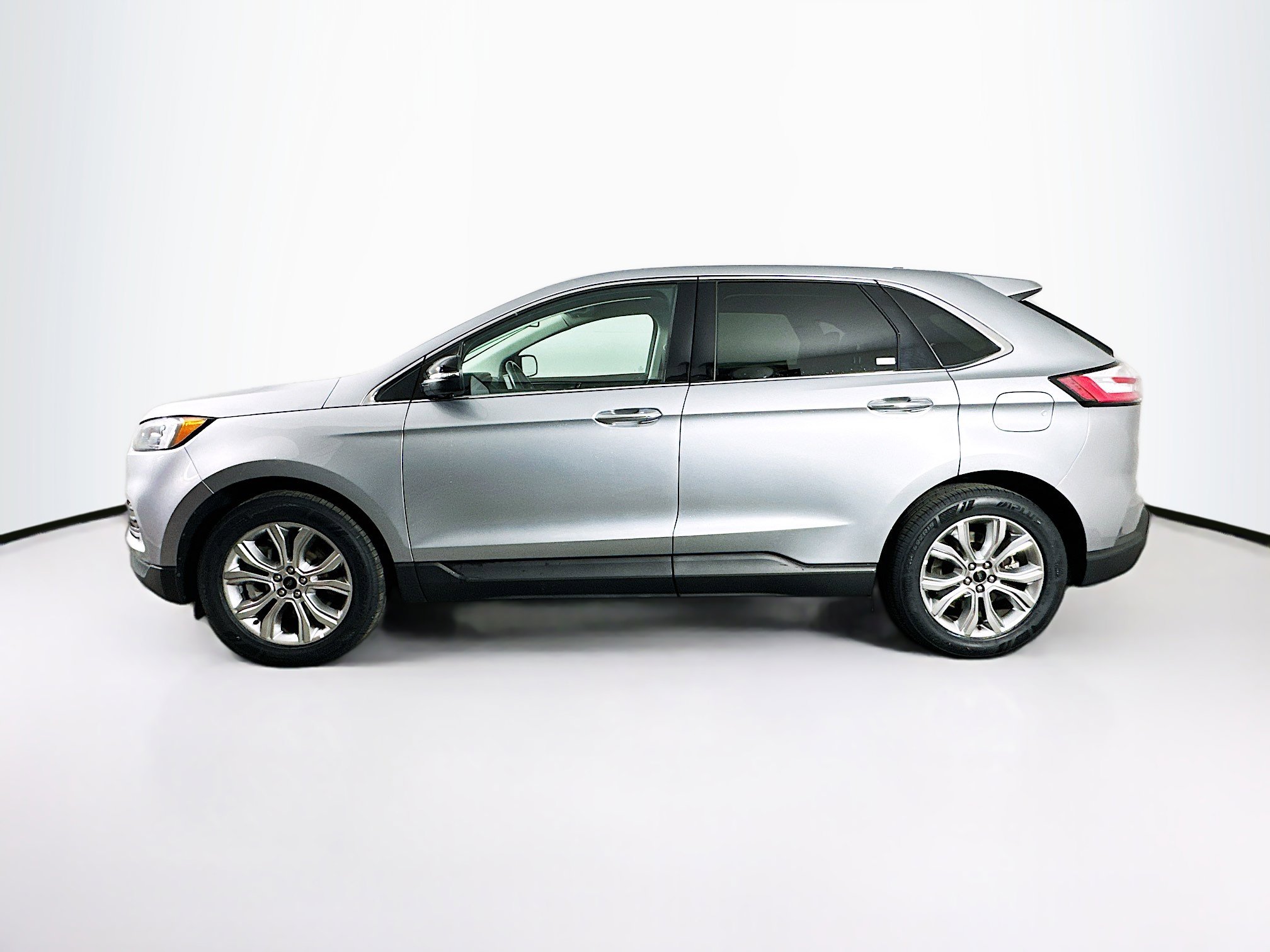 Used 2024 Ford Edge Titanium image 4