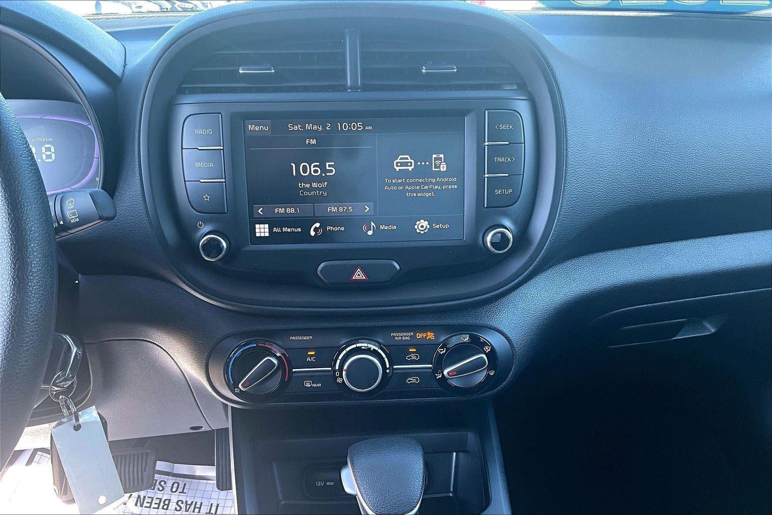 Used 2025 Kia Soul LX w/ LX Technology Package FWD image 15