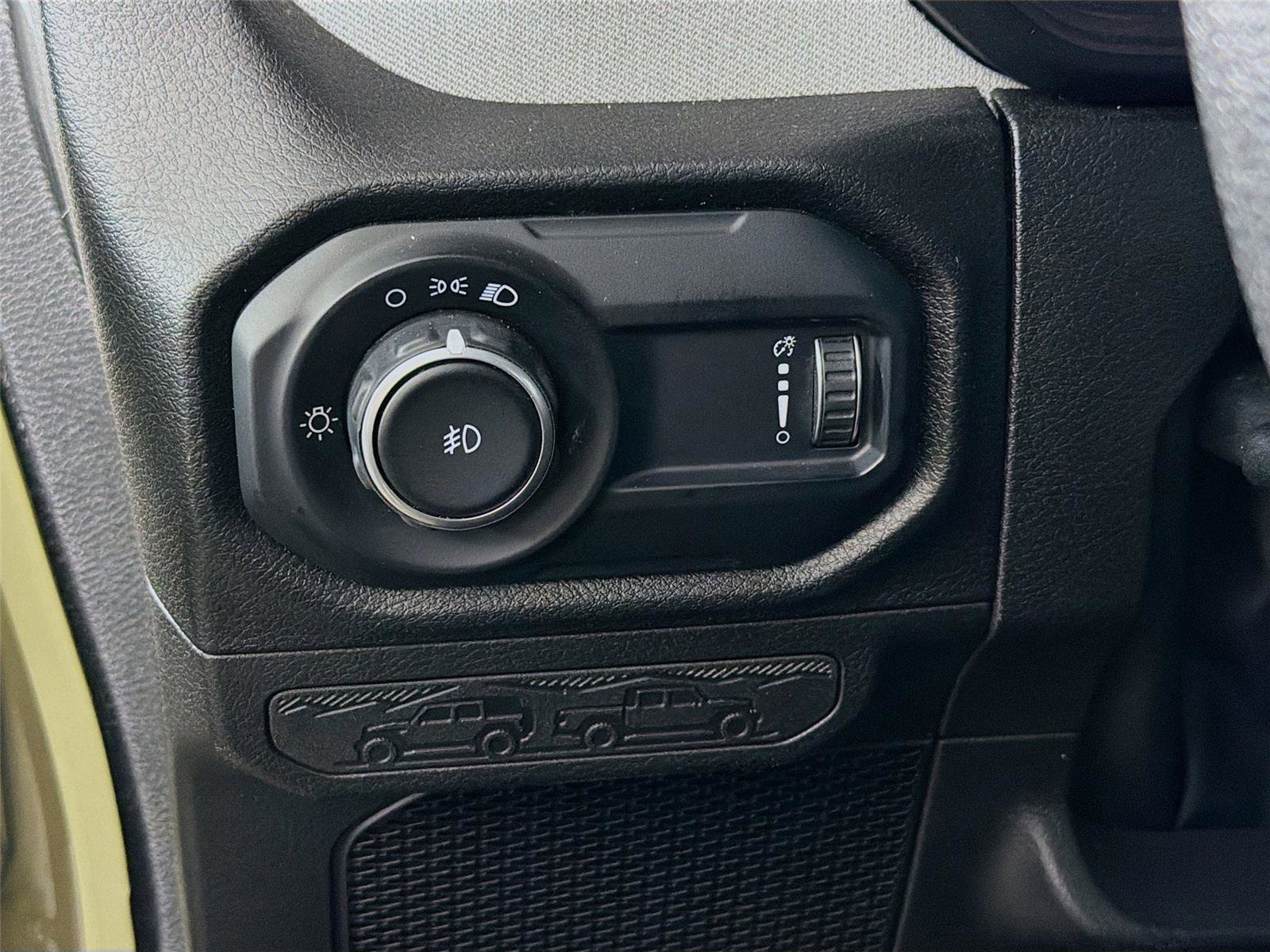 Used 2025 Jeep Wrangler Sport AWD/4WD image 10