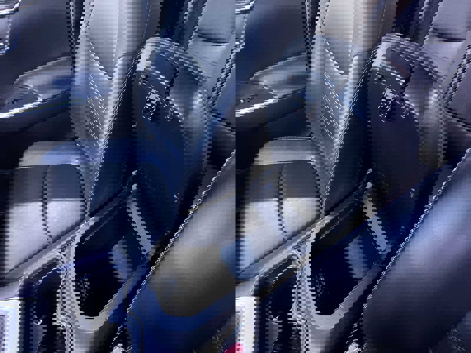 Used 2020 Toyota RAV4 XLE Premium image 21