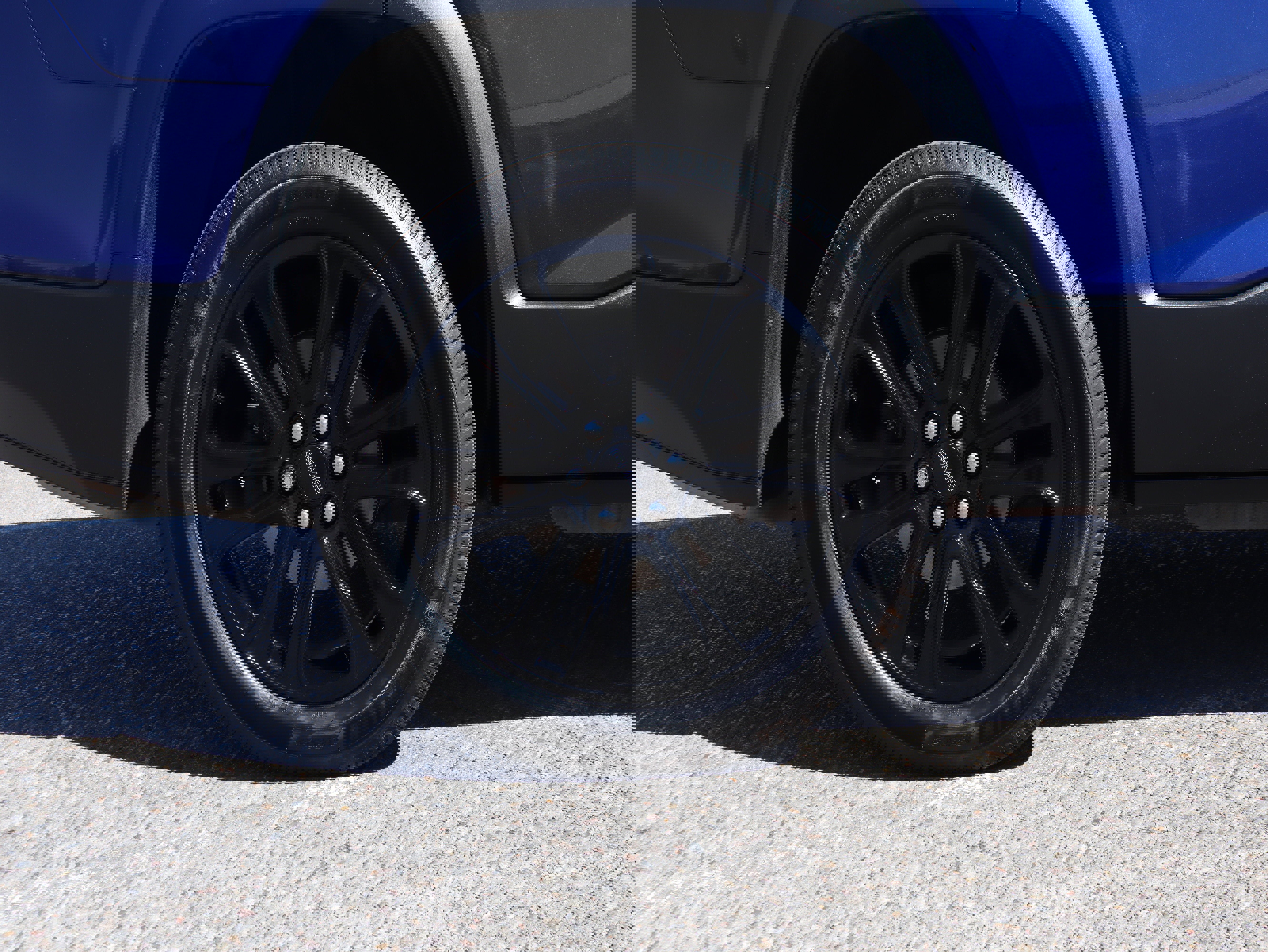 Used 2023 GMC Acadia SLE w/ Driver Convenience Package image 12