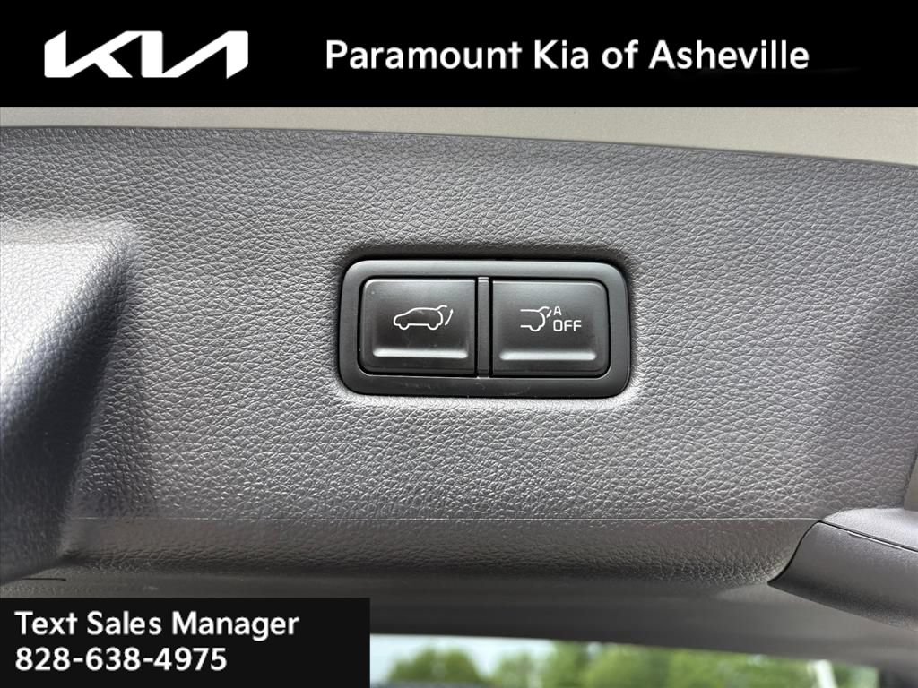 Certified 2025 Kia Carnival SX Prestige FWD image 28