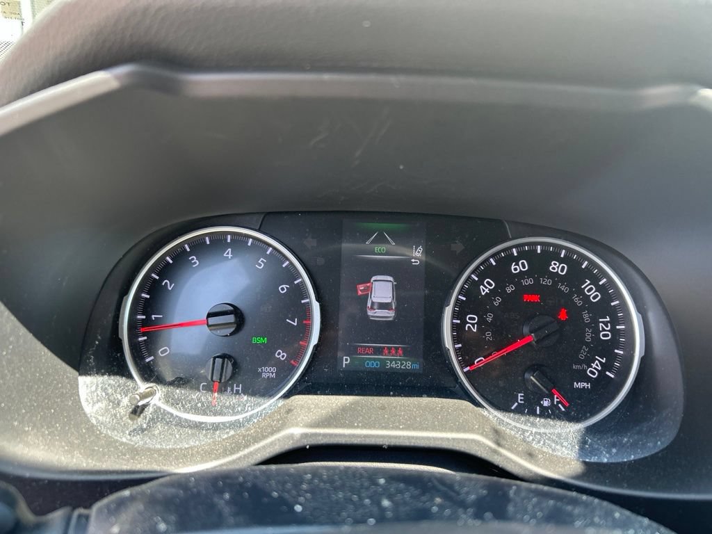 Used 2020 Toyota RAV4 XLE w/ Convenience Package FWD image 8