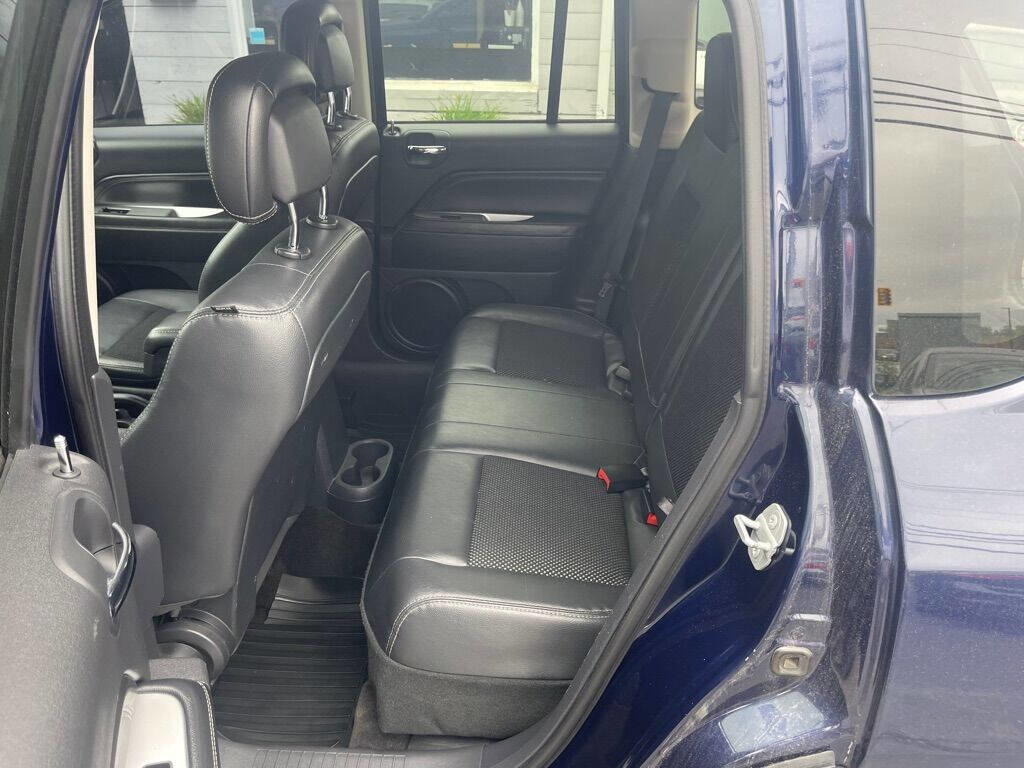 Used 2016 Jeep Compass Latitude image 14