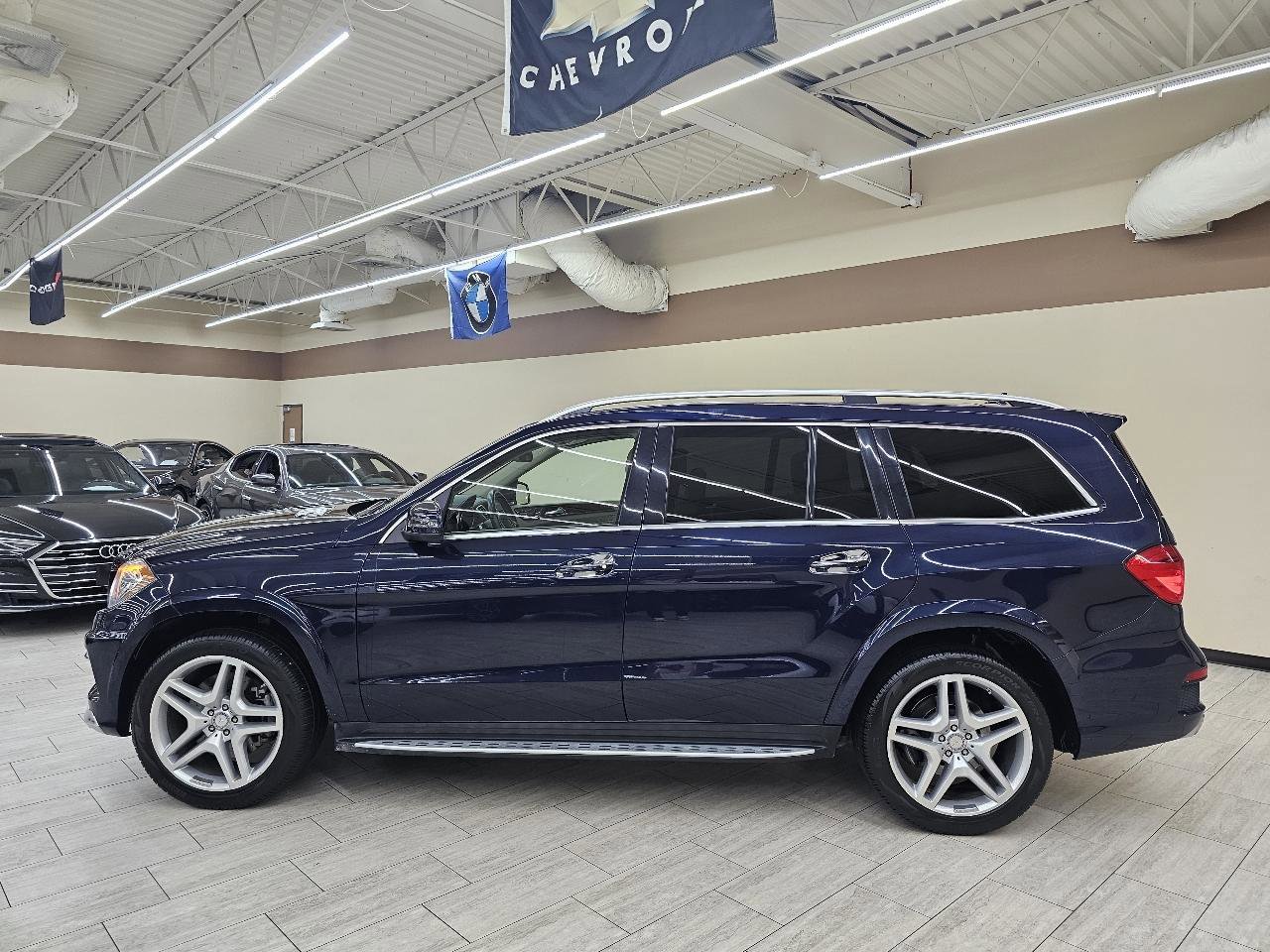 Used 2014 Mercedes-Benz GL 550 4MATIC image 9