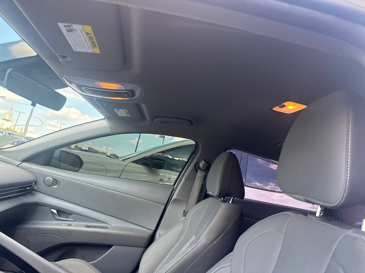 Used 2023 Hyundai Elantra SEL FWD image 8