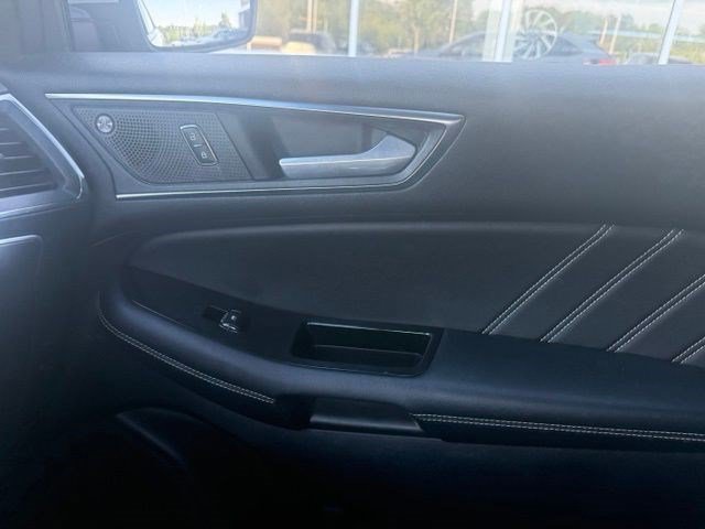 Used 2019 Ford Edge ST w/ Equipment Group 401A AWD/4WD image 18