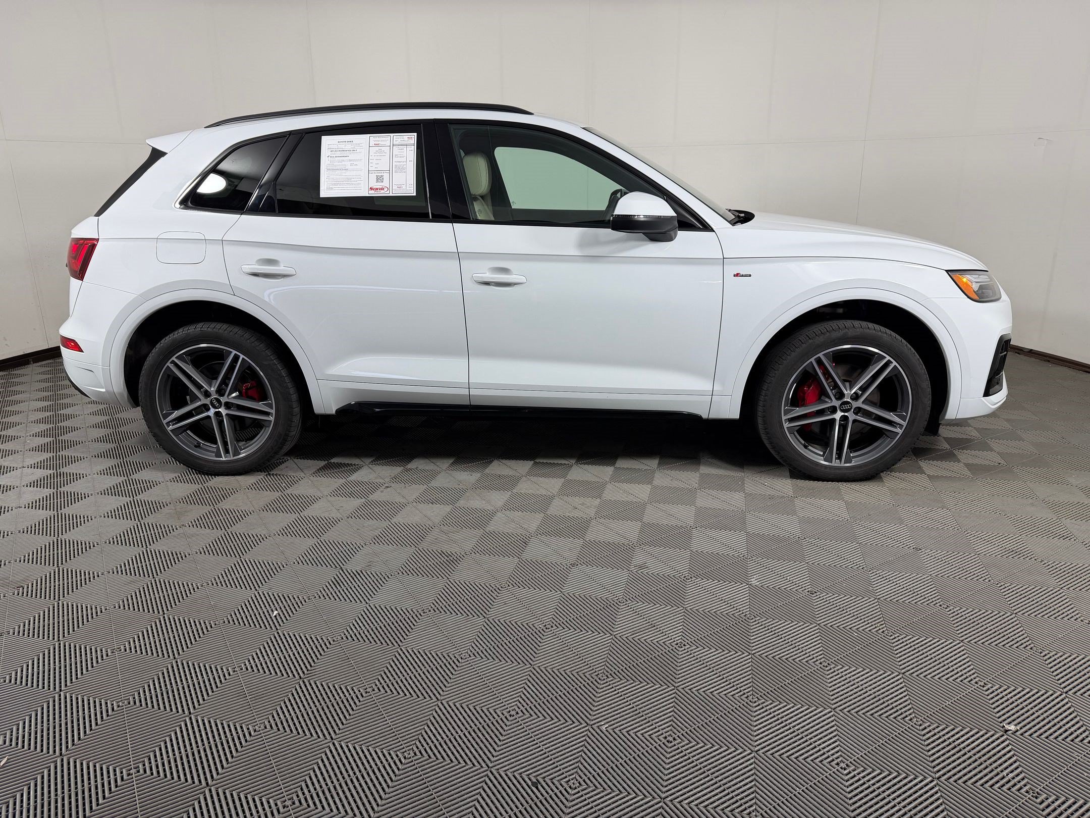 Certified 2024 Audi Q5 e Premium Plus AWD/4WD image 7